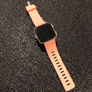 Rose Gold Fitbit Versa with Bands
